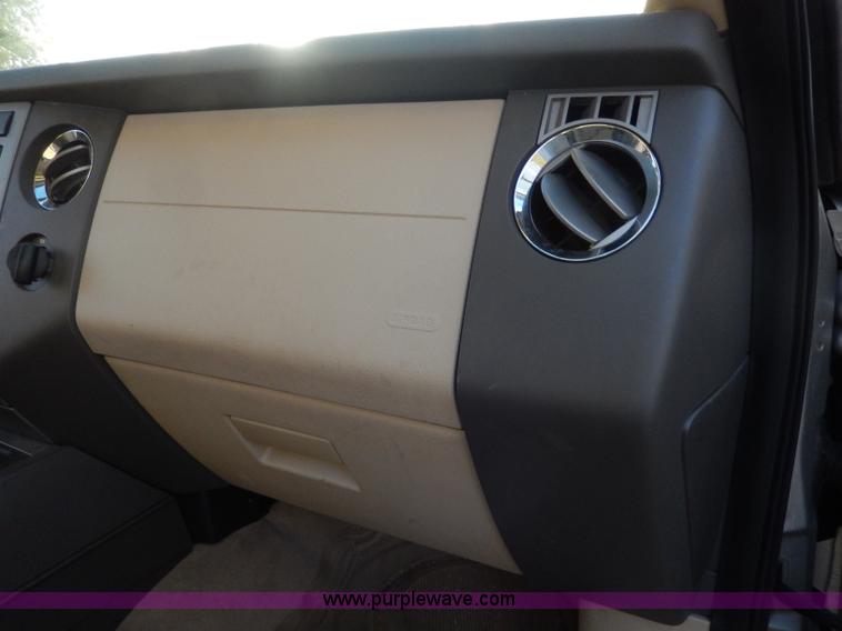 image for item H9631 2007 Ford Expedition XLT SUV