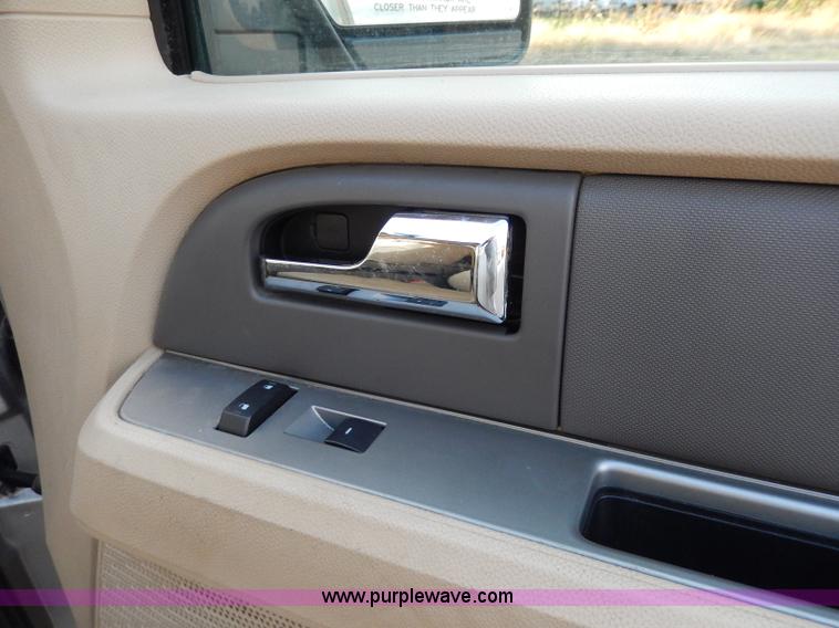 image for item H9631 2007 Ford Expedition XLT SUV