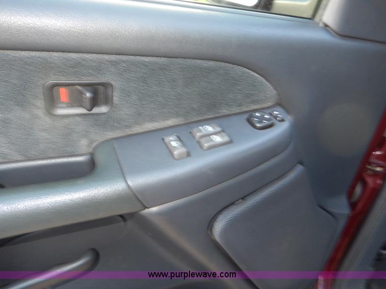 image for item H9633 2000 Chevrolet Silverado 1500 Z71 Ext. Cab pickup truck