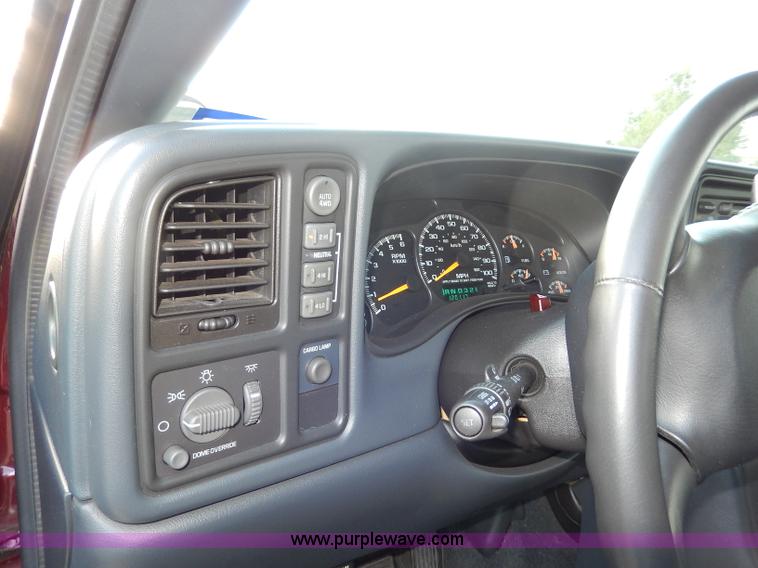 image for item H9633 2000 Chevrolet Silverado 1500 Z71 Ext. Cab pickup truck