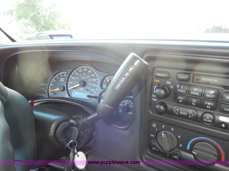 image for item H9633 2000 Chevrolet Silverado 1500 Z71 Ext. Cab pickup truck