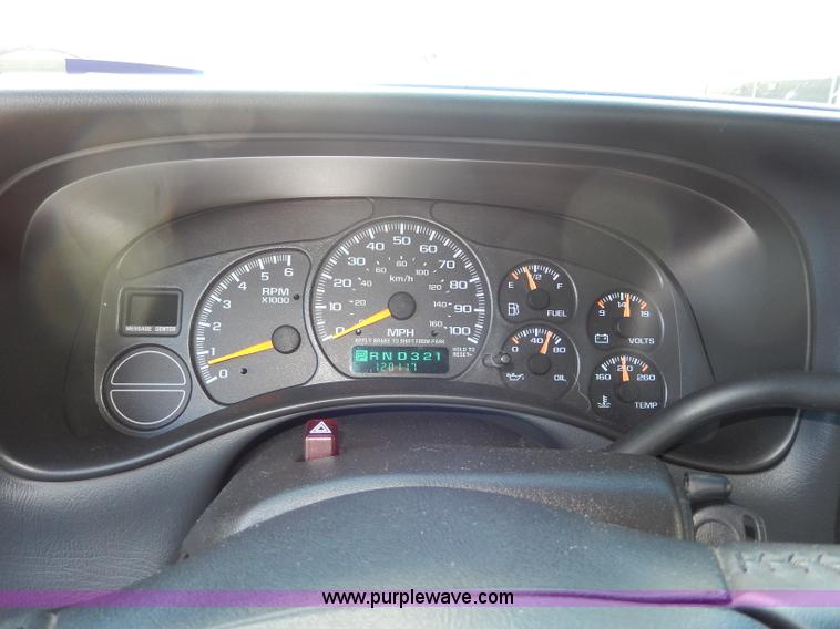 image for item H9633 2000 Chevrolet Silverado 1500 Z71 Ext. Cab pickup truck