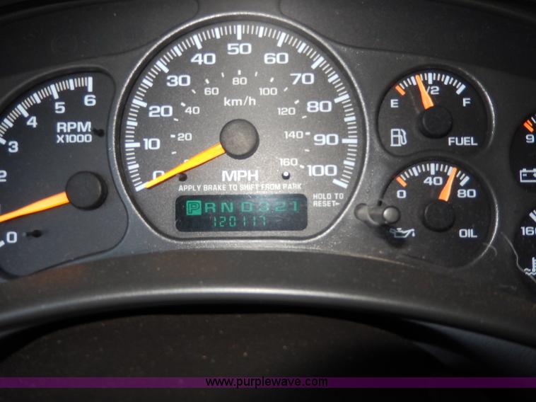 image for item H9633 2000 Chevrolet Silverado 1500 Z71 Ext. Cab pickup truck