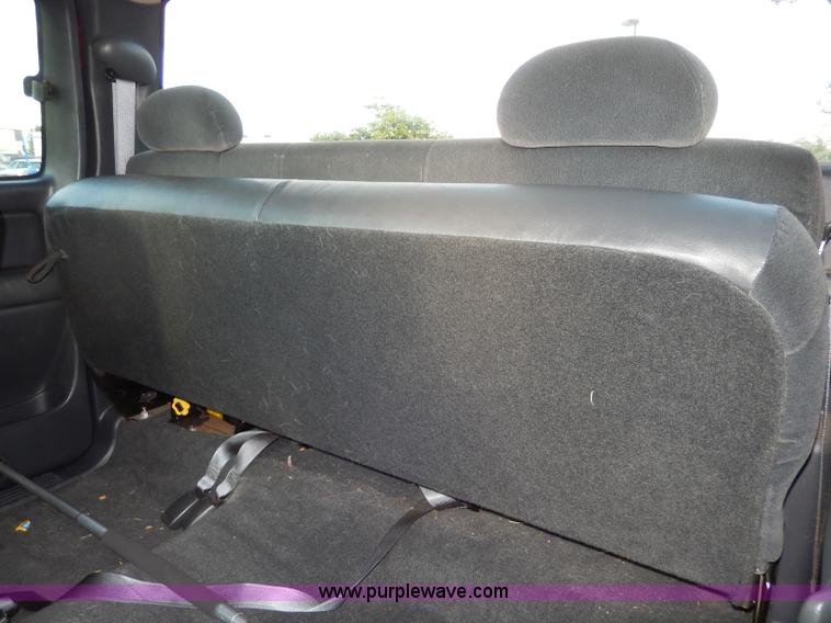 image for item H9633 2000 Chevrolet Silverado 1500 Z71 Ext. Cab pickup truck