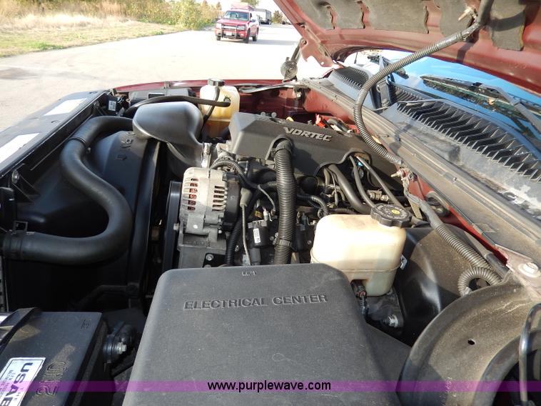 image for item H9633 2000 Chevrolet Silverado 1500 Z71 Ext. Cab pickup truck