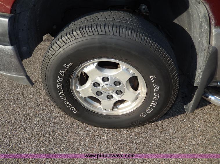 image for item H9633 2000 Chevrolet Silverado 1500 Z71 Ext. Cab pickup truck