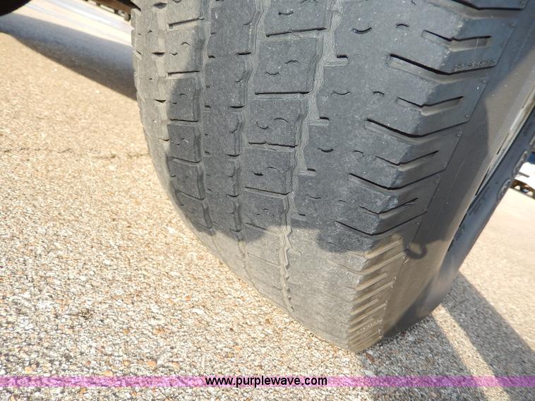 image for item H9633 2000 Chevrolet Silverado 1500 Z71 Ext. Cab pickup truck