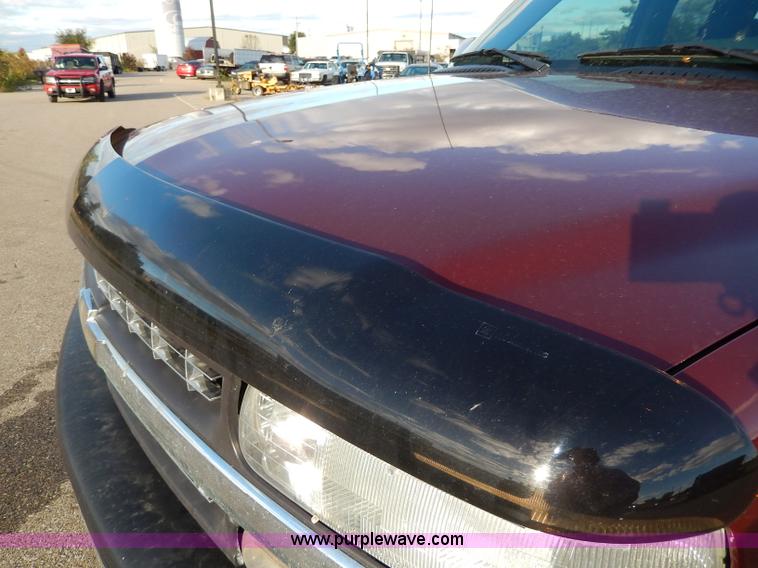 image for item H9633 2000 Chevrolet Silverado 1500 Z71 Ext. Cab pickup truck