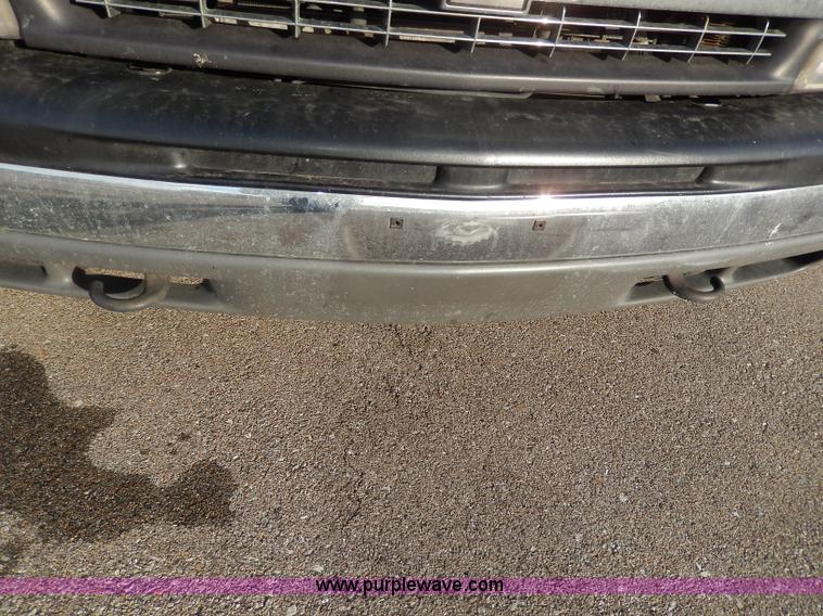 image for item H9633 2000 Chevrolet Silverado 1500 Z71 Ext. Cab pickup truck