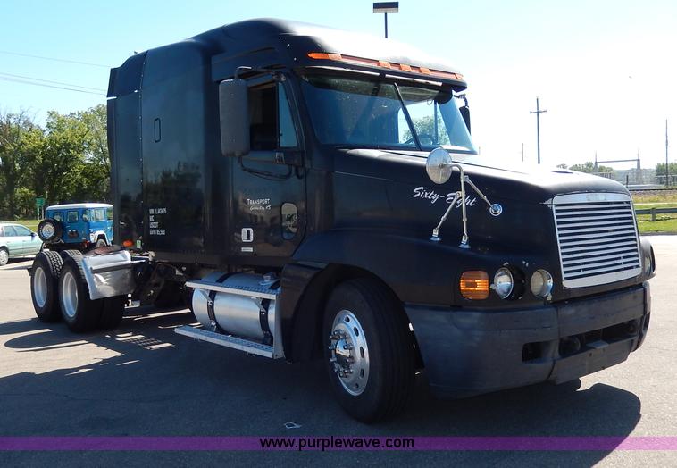 image for item I4251 2001 Freightliner Century Class ST120 semi truck