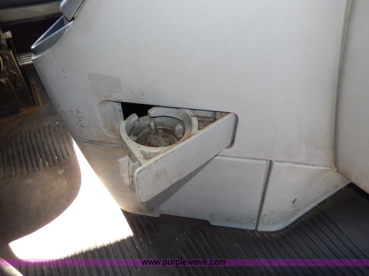 image for item I4251 2001 Freightliner Century Class ST120 semi truck