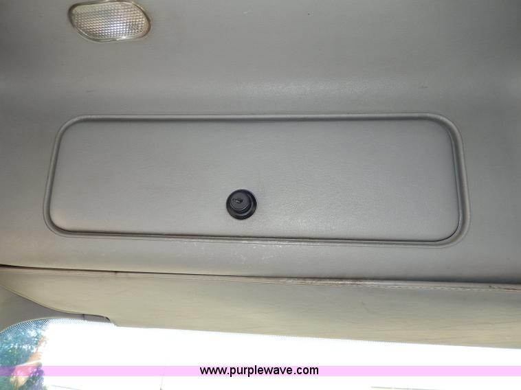 image for item I4251 2001 Freightliner Century Class ST120 semi truck