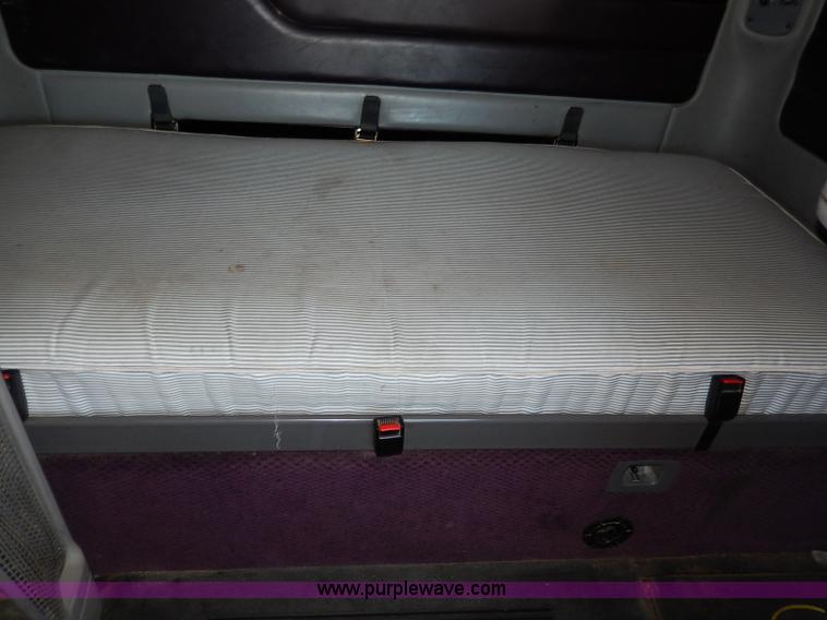 image for item I4251 2001 Freightliner Century Class ST120 semi truck