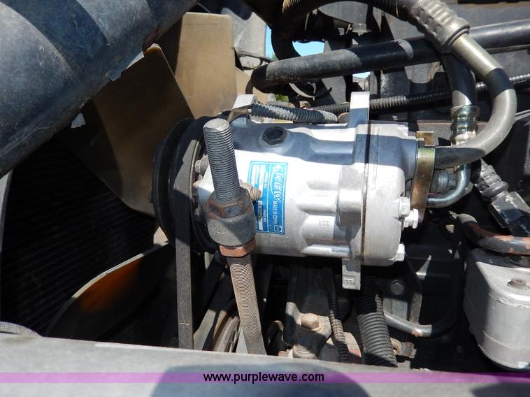 image for item I4251 2001 Freightliner Century Class ST120 semi truck