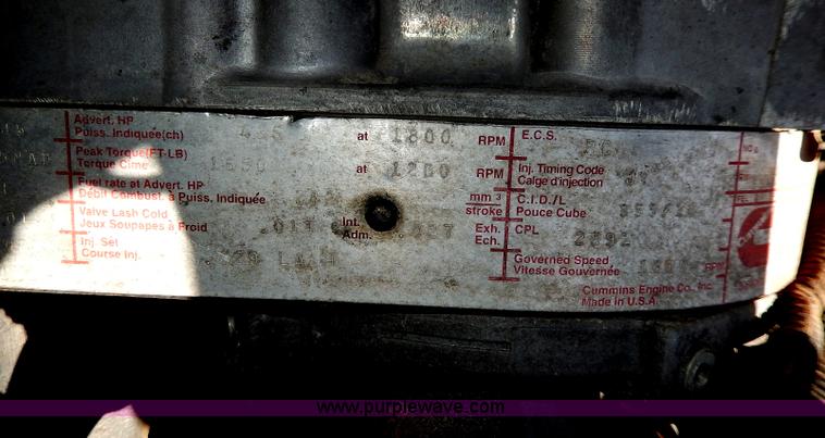 image for item I4251 2001 Freightliner Century Class ST120 semi truck