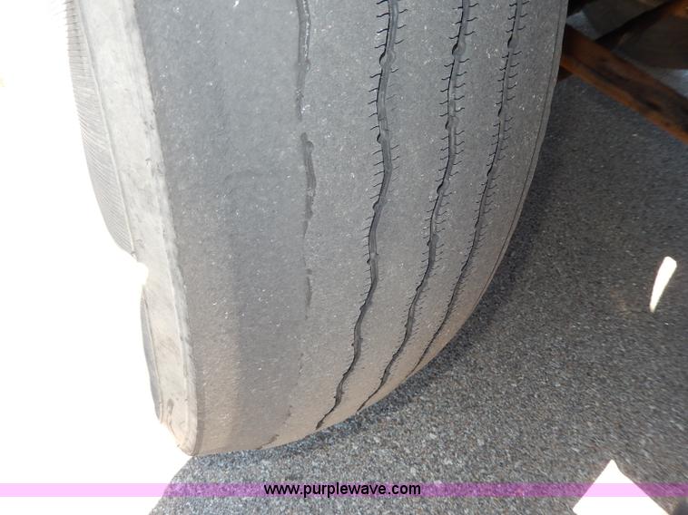 image for item I4251 2001 Freightliner Century Class ST120 semi truck