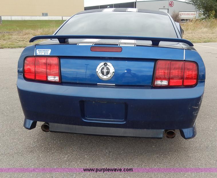 image for item I4255 2006 Ford Mustang