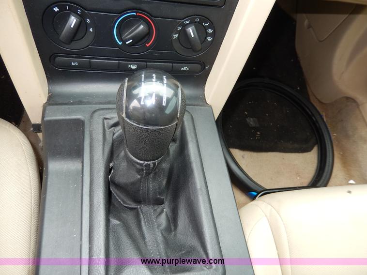 image for item I4255 2006 Ford Mustang