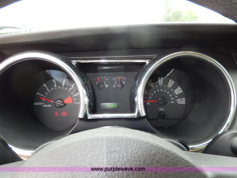 image for item I4255 2006 Ford Mustang