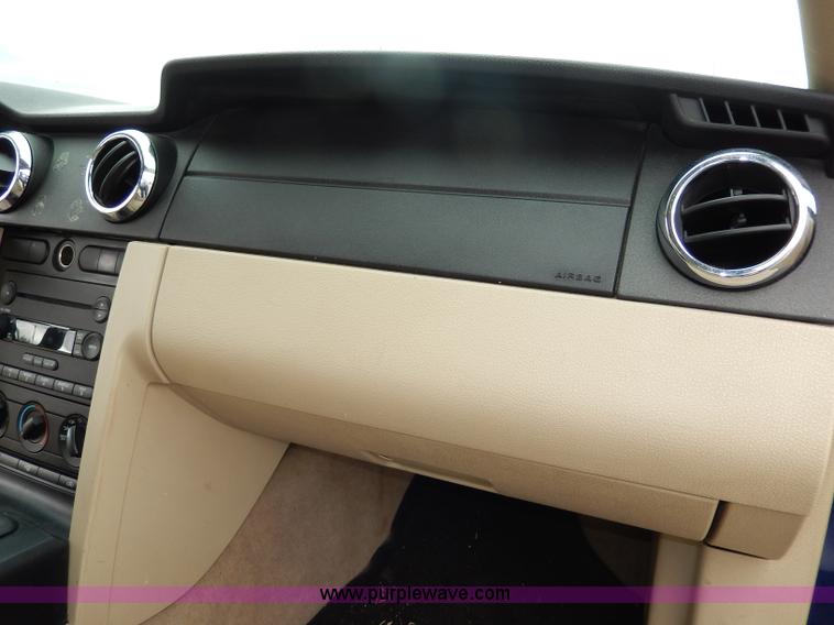 image for item I4255 2006 Ford Mustang