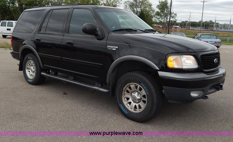 image for item I4256 2002 Ford Expedition XLT SUV