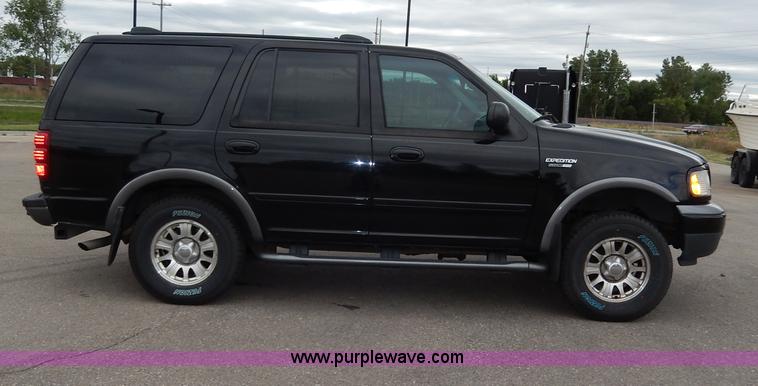 image for item I4256 2002 Ford Expedition XLT SUV
