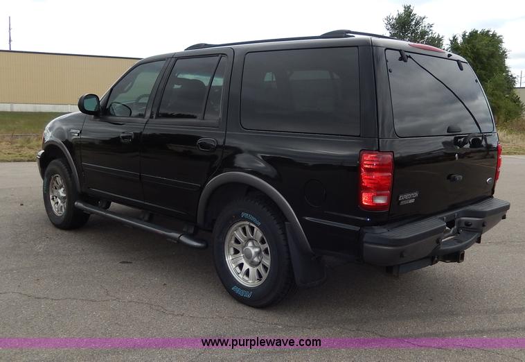 image for item I4256 2002 Ford Expedition XLT SUV