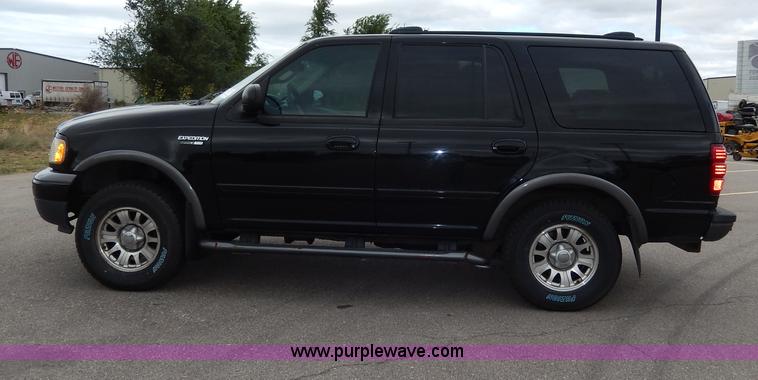 image for item I4256 2002 Ford Expedition XLT SUV