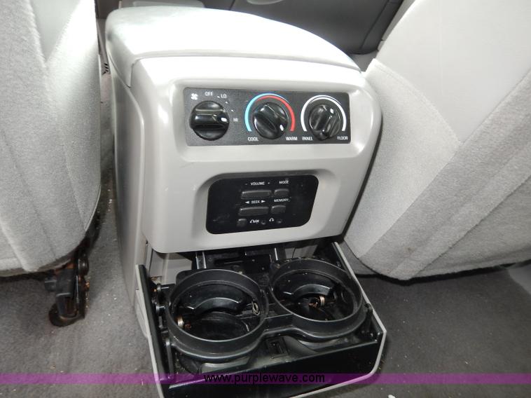 image for item I4256 2002 Ford Expedition XLT SUV