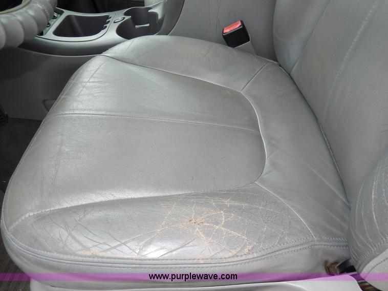 image for item I4256 2002 Ford Expedition XLT SUV