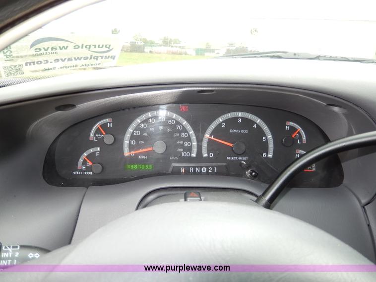 image for item I4256 2002 Ford Expedition XLT SUV