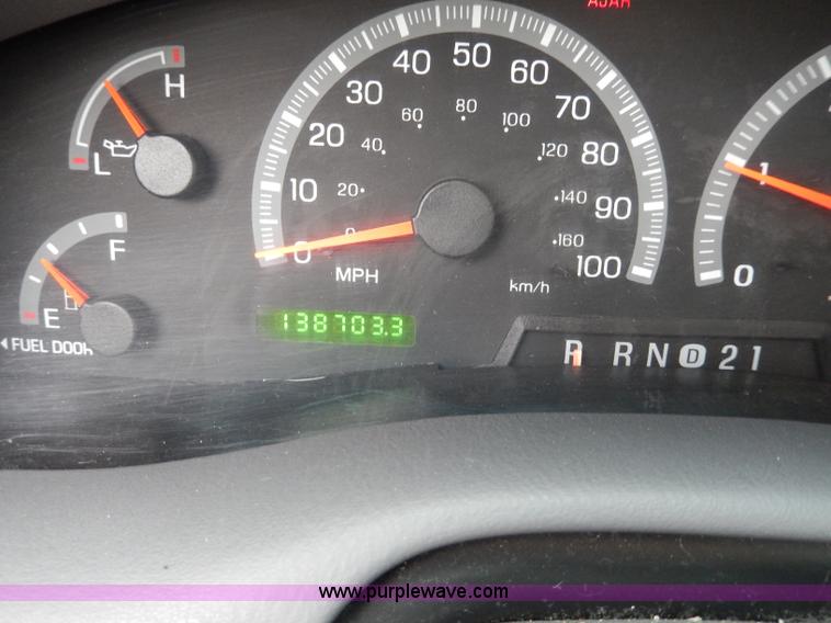 image for item I4256 2002 Ford Expedition XLT SUV