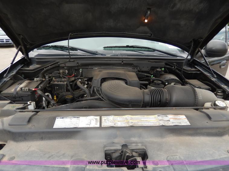 image for item I4256 2002 Ford Expedition XLT SUV