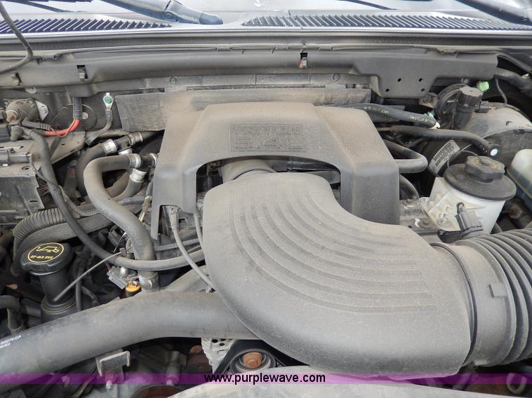 image for item I4256 2002 Ford Expedition XLT SUV