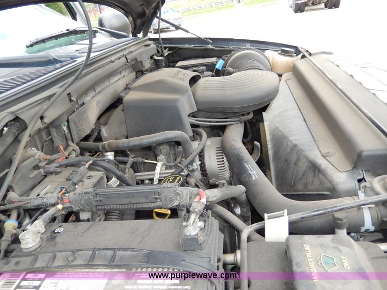 image for item I4256 2002 Ford Expedition XLT SUV