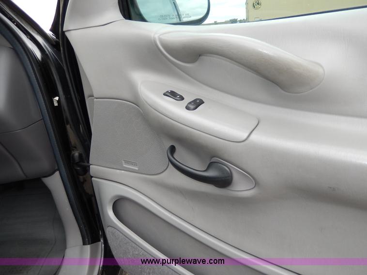 image for item I4256 2002 Ford Expedition XLT SUV