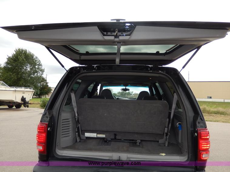 image for item I4256 2002 Ford Expedition XLT SUV