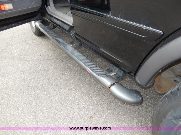 image for item I4256 2002 Ford Expedition XLT SUV