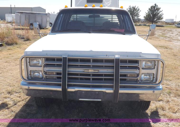 image for item I8355 1988 Chevrolet 3500 pickup truck