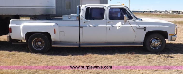 image for item I8355 1988 Chevrolet 3500 pickup truck