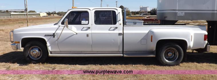 image for item I8355 1988 Chevrolet 3500 pickup truck