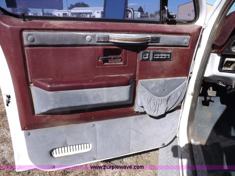 image for item I8355 1988 Chevrolet 3500 pickup truck