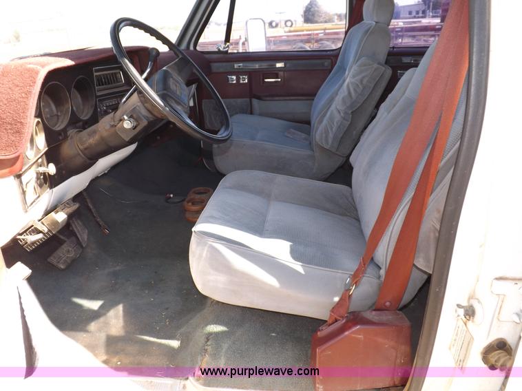 image for item I8355 1988 Chevrolet 3500 pickup truck