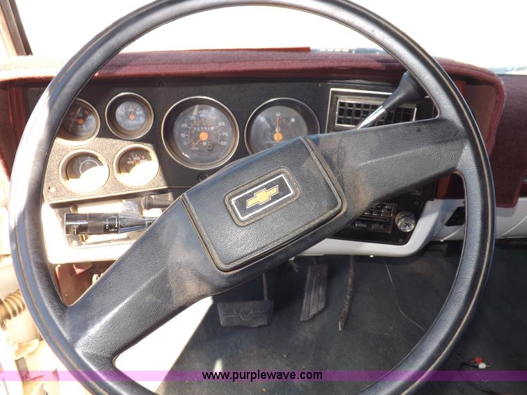 image for item I8355 1988 Chevrolet 3500 pickup truck