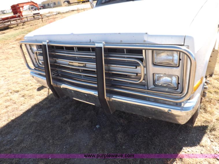 image for item I8355 1988 Chevrolet 3500 pickup truck