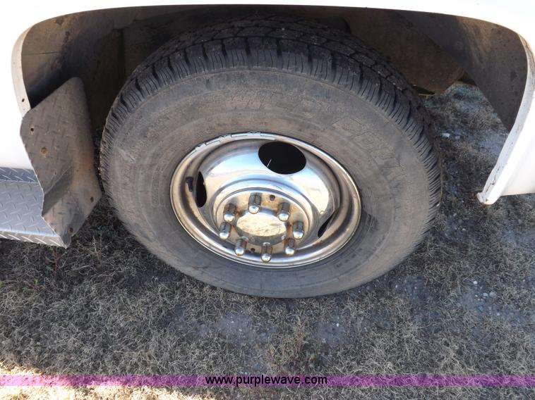 image for item I8355 1988 Chevrolet 3500 pickup truck