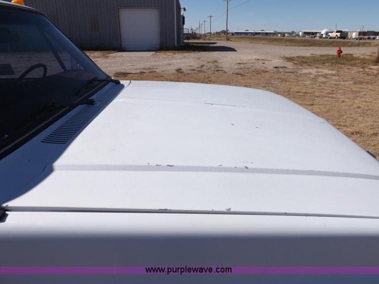 image for item I8355 1988 Chevrolet 3500 pickup truck