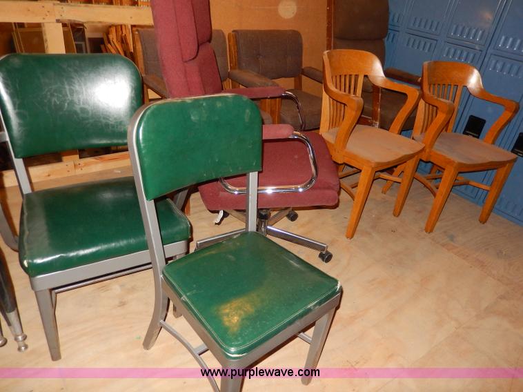 image for item AA9690 (8) assorted office chairs
