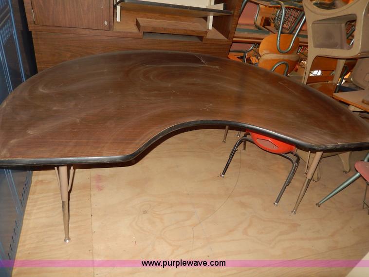 image for item AA9695 (5) assorted tables