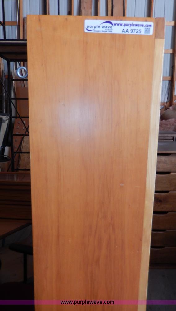 image for item AA9725 Display cabinet